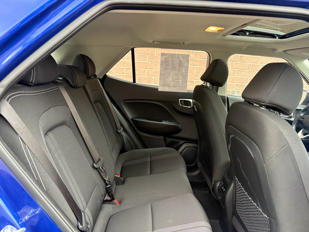 Used 2025 Hyundai Venue SEL FWD image 21