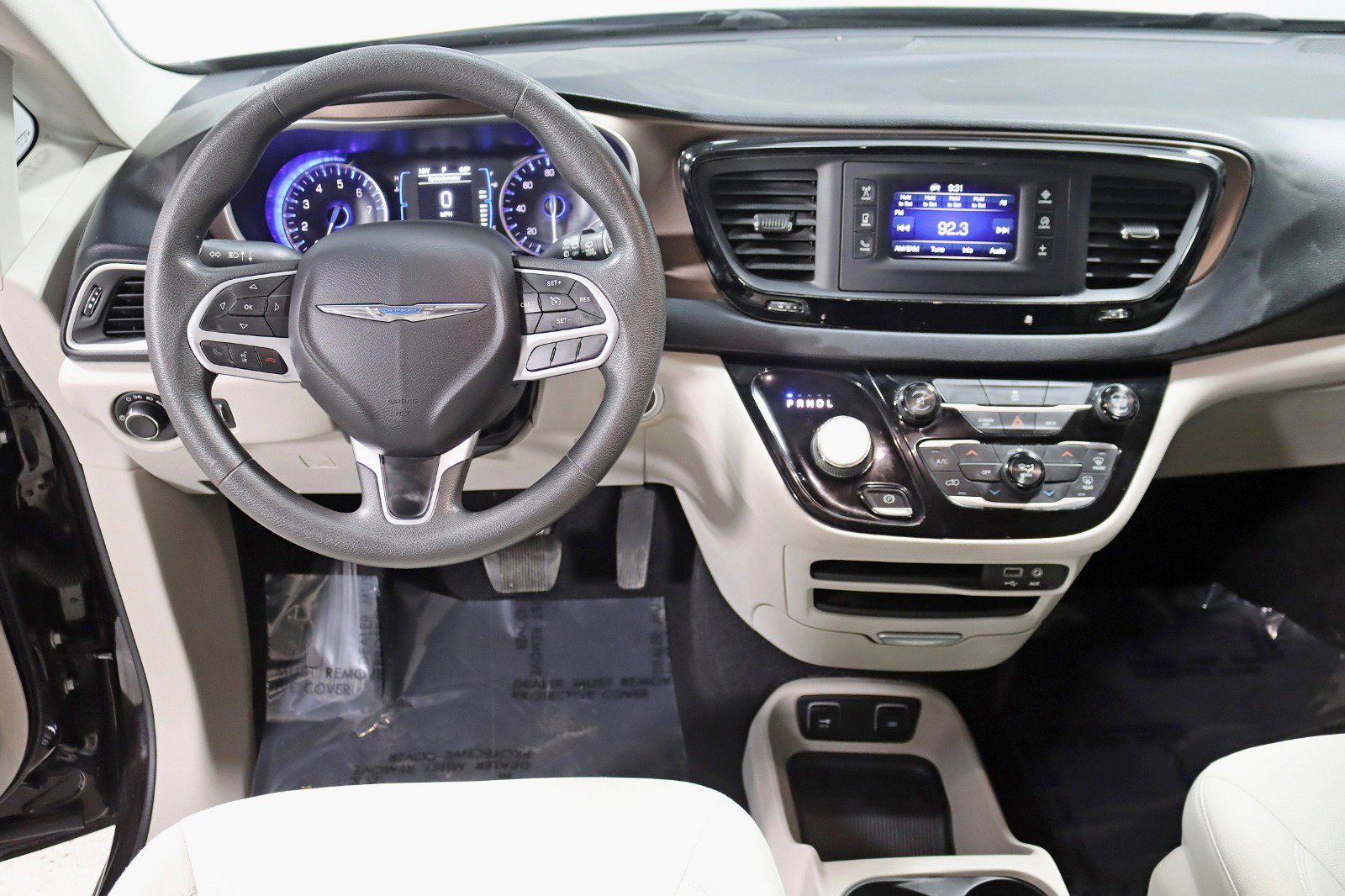 Used 2017 Chrysler Pacifica Touring image 14