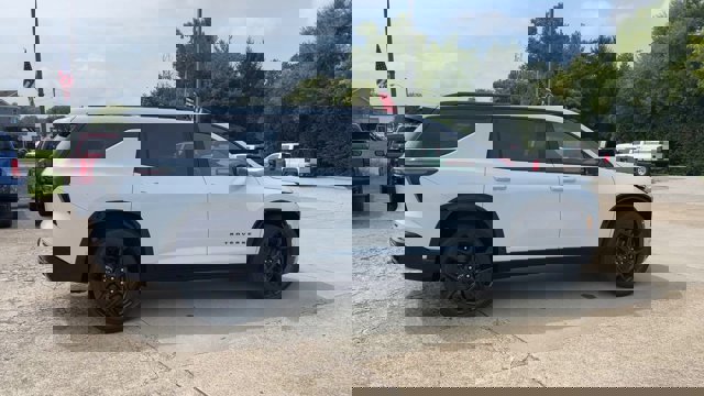 New 2026 Chevrolet Traverse RS w/ LPO, Floor Liner Package image 9