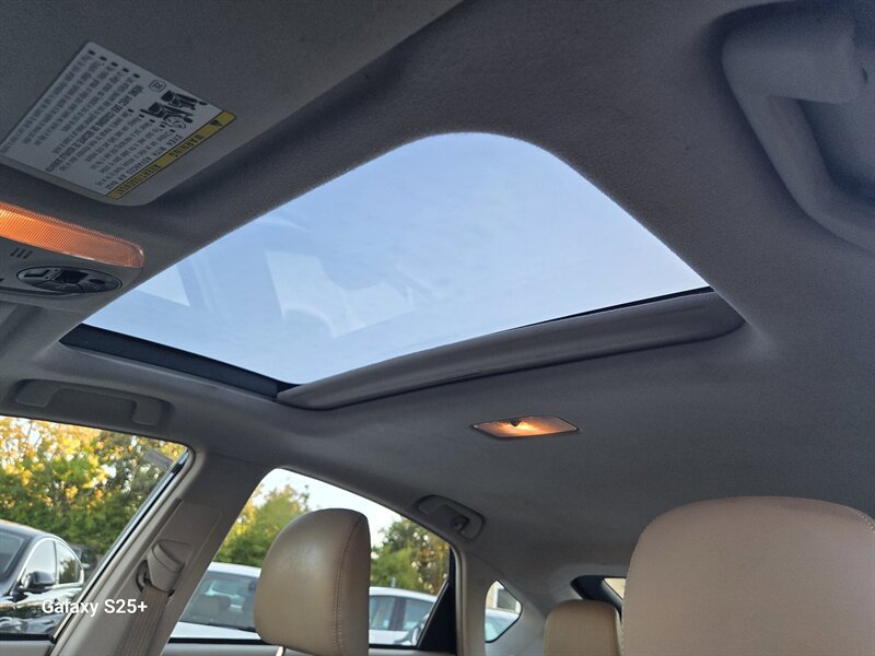Used 2014 Toyota Prius Four w/ Solar Roof Package FWD image 25