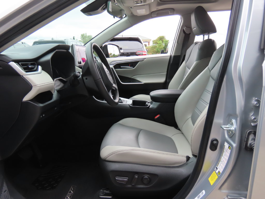 Used 2024 Toyota RAV4 XLE Premium AWD/4WD image 20