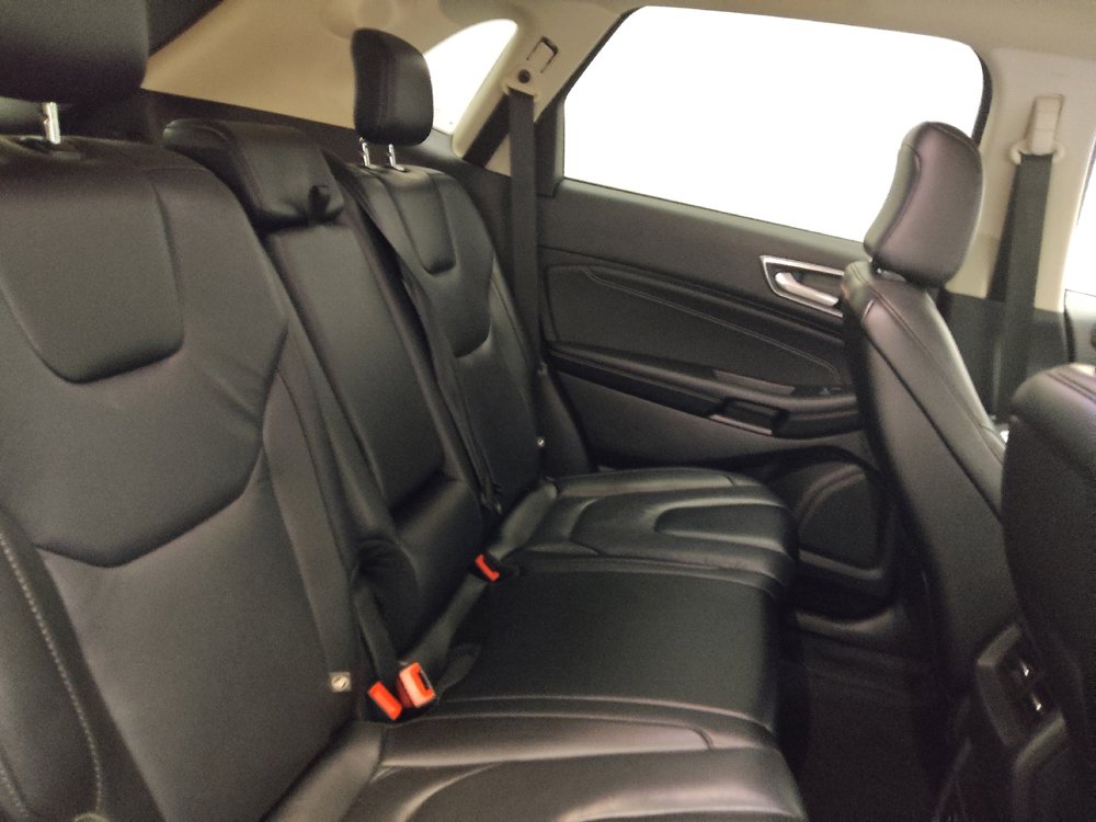 Used 2022 Ford Edge Titanium AWD/4WD image 19