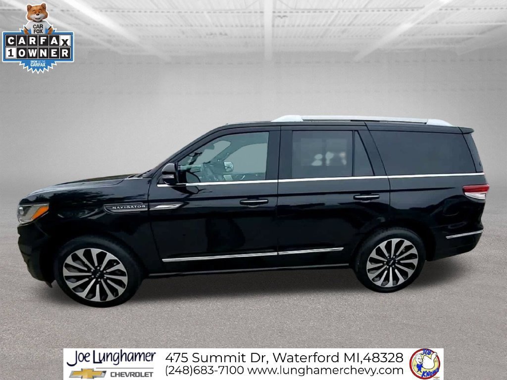 Used 2023 Lincoln Navigator Reserve AWD/4WD image 6