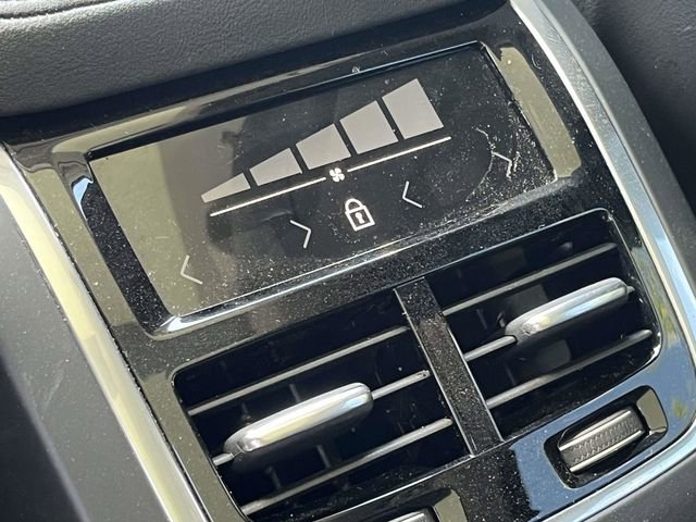 Used 2025 Volvo XC90 B5 Core image 23