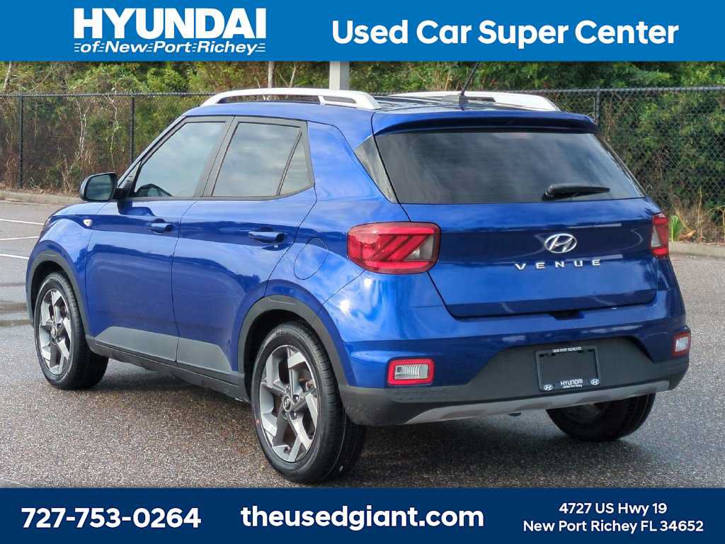 Certified 2023 Hyundai Venue SEL FWD image 3
