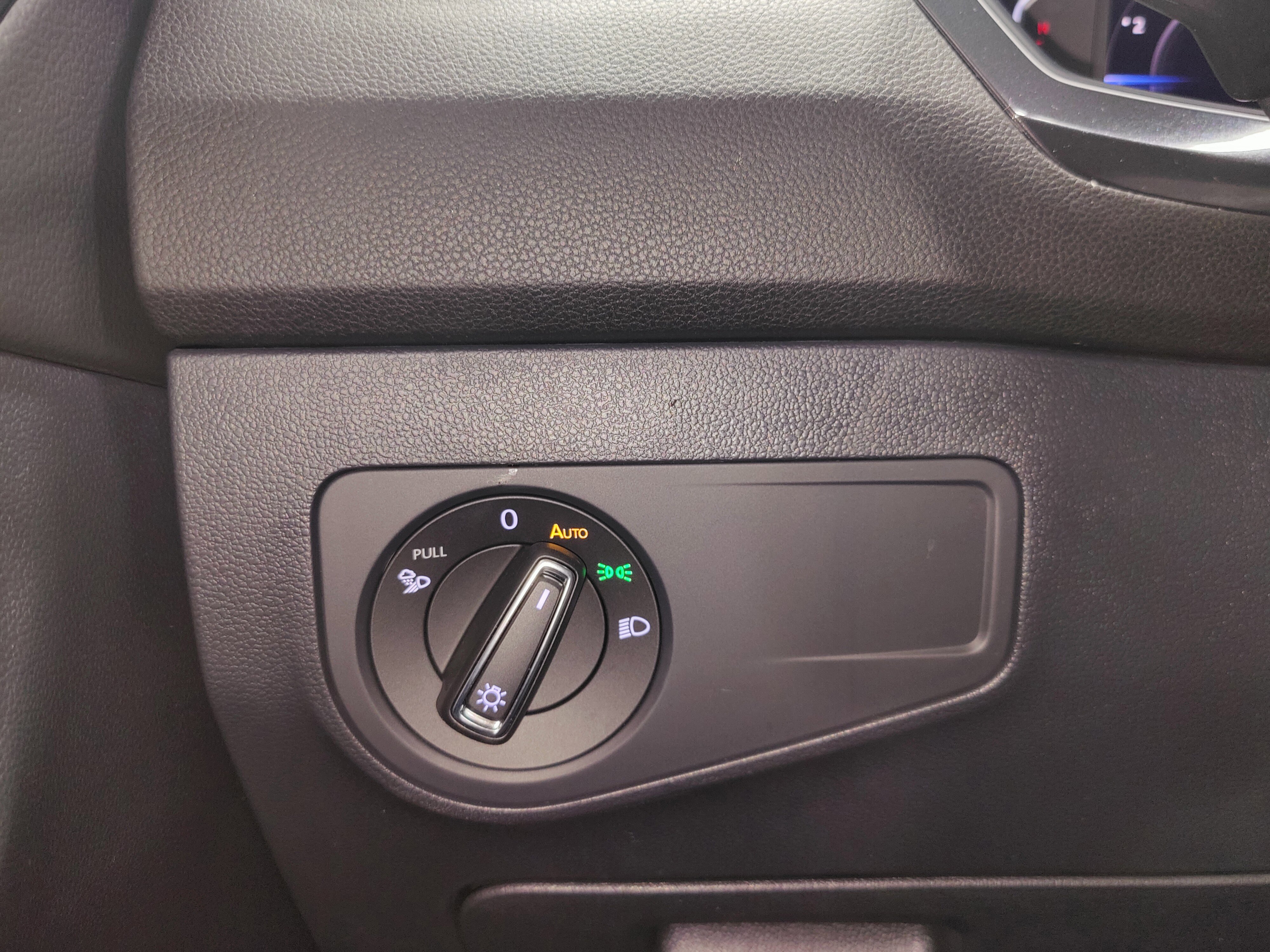 Used 2024 Volkswagen Tiguan SEL R-Line image 32