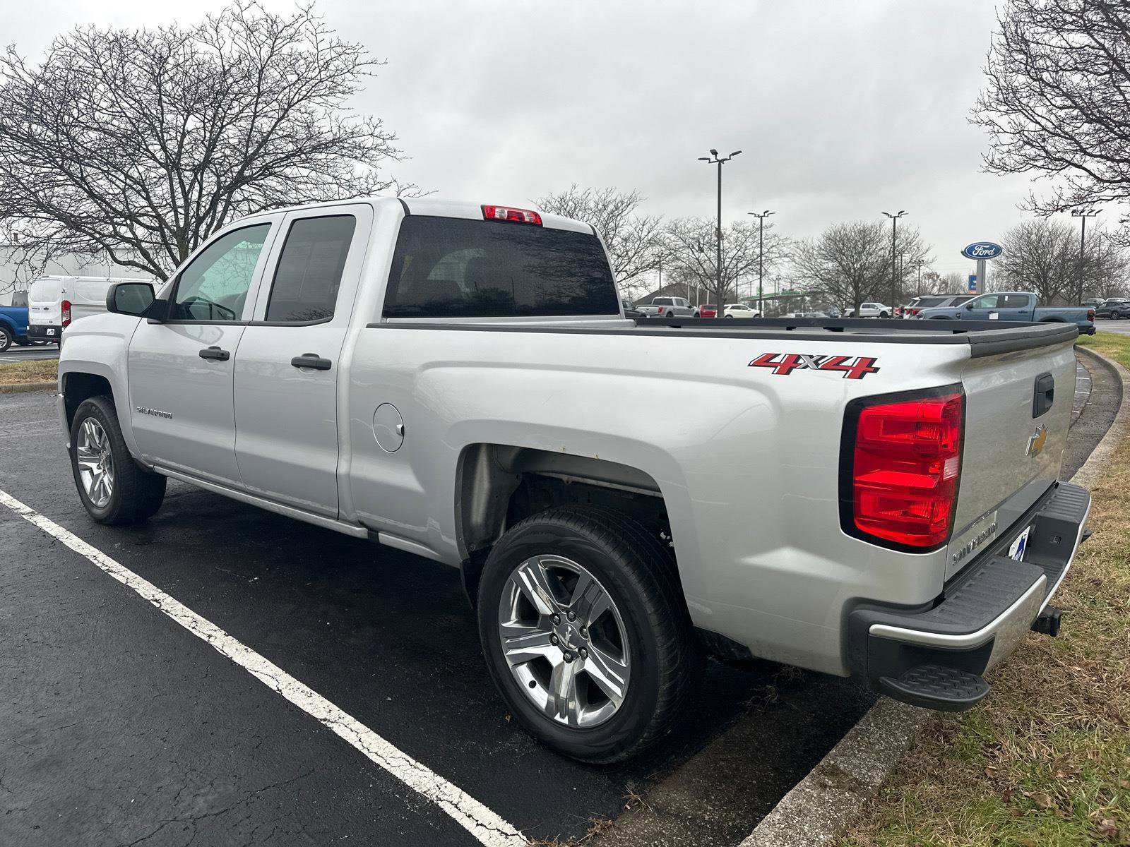 Used 2018 Chevrolet Silverado 1500 Custom w/ Custom Value Package image 10