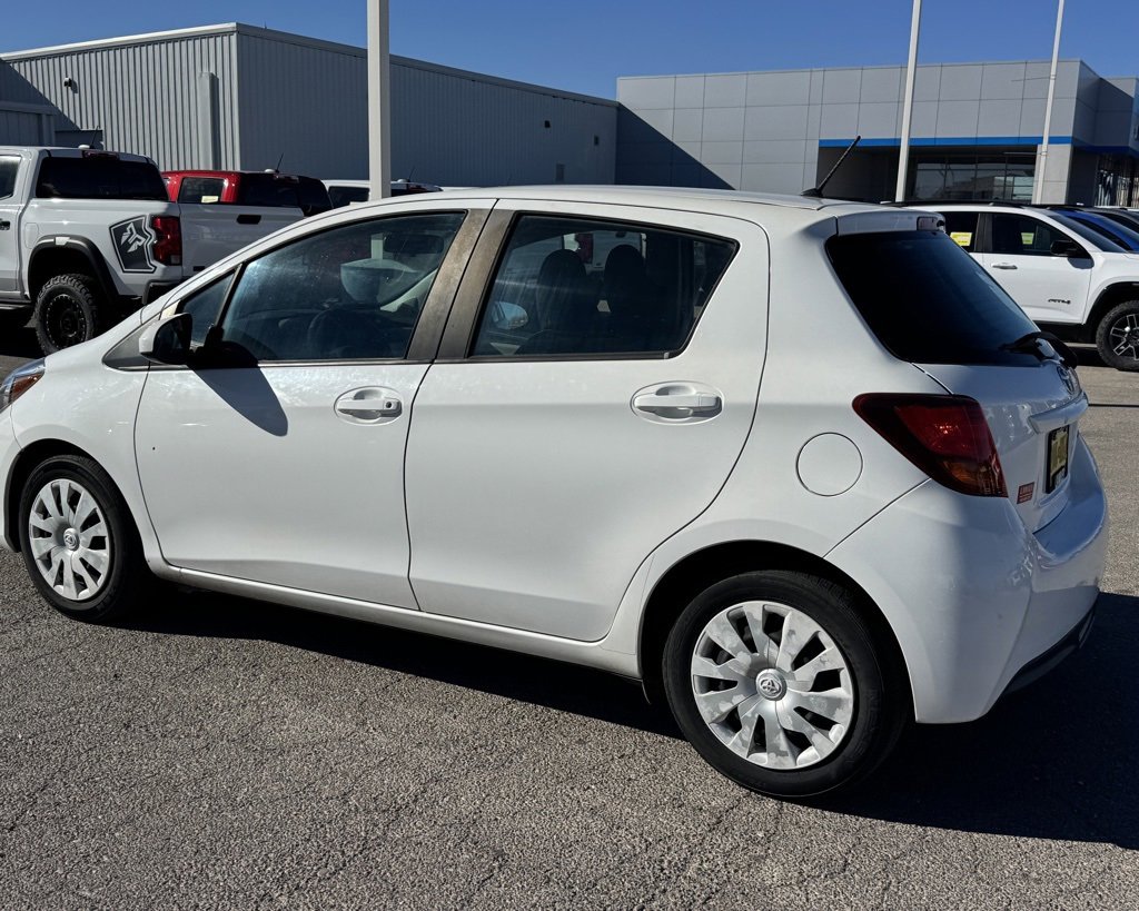 Used 2016 Toyota Yaris L image 4
