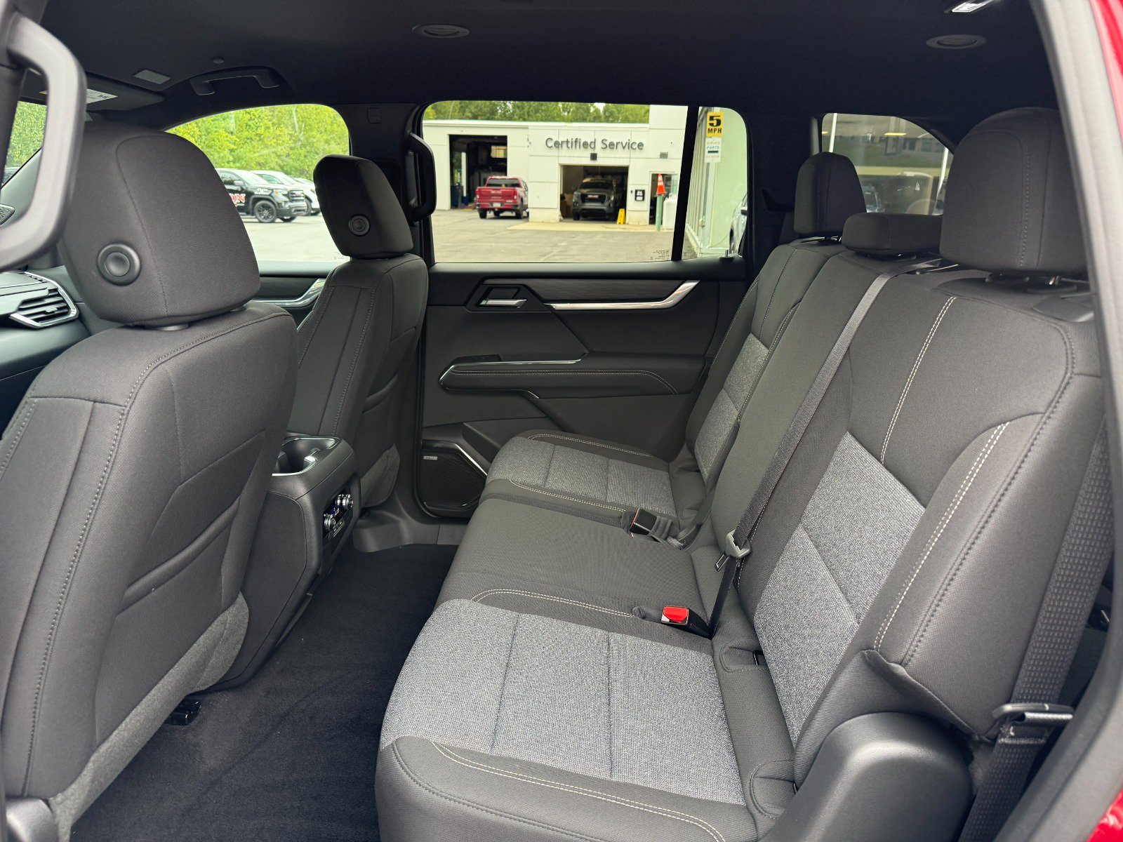 New 2027 GMC Acadia Elevation w/ Black Edition AWD/4WD image 16