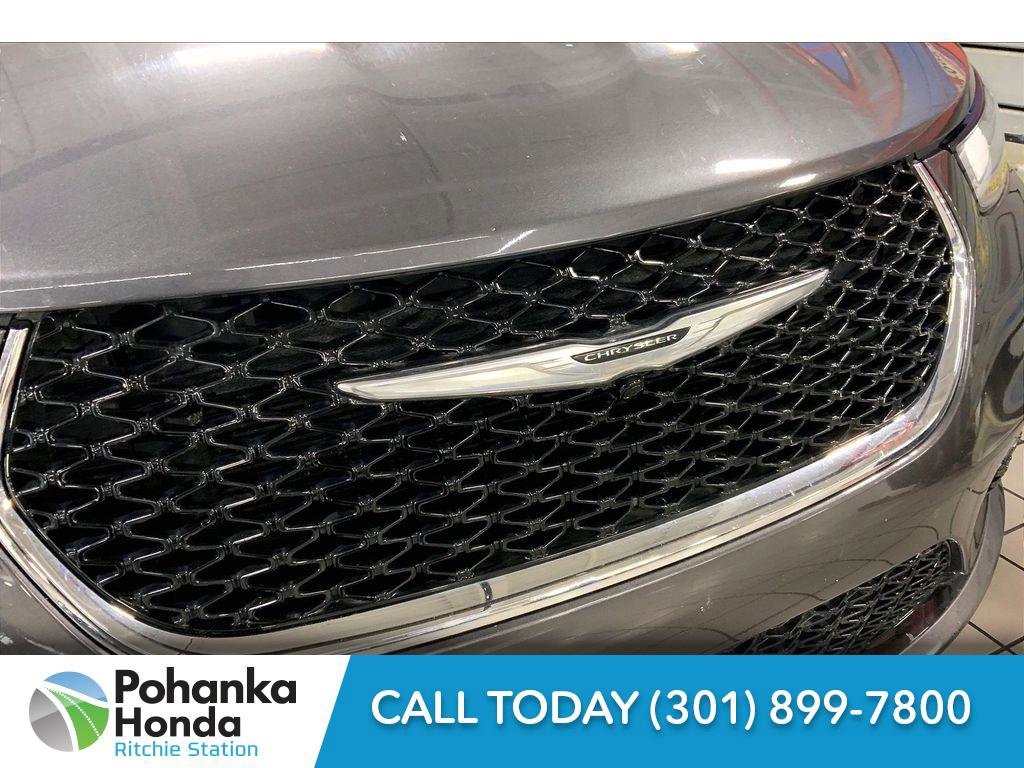 Used 2022 Chrysler Pacifica Touring-L image 31