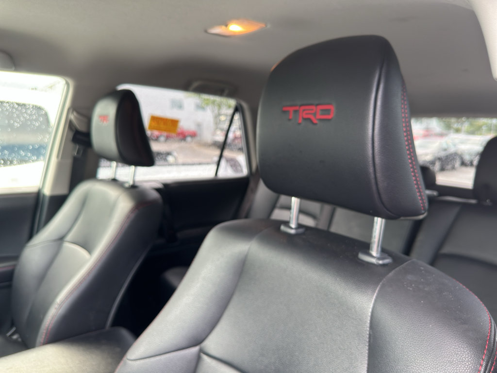 Used 2018 Toyota 4Runner TRD Off-Road Premium w/ Convenience Package AWD/4WD image 4