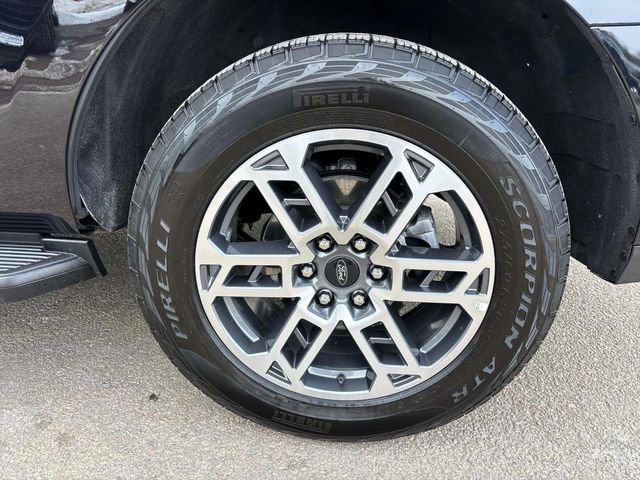 Used 2025 Ford Expedition Active image 7