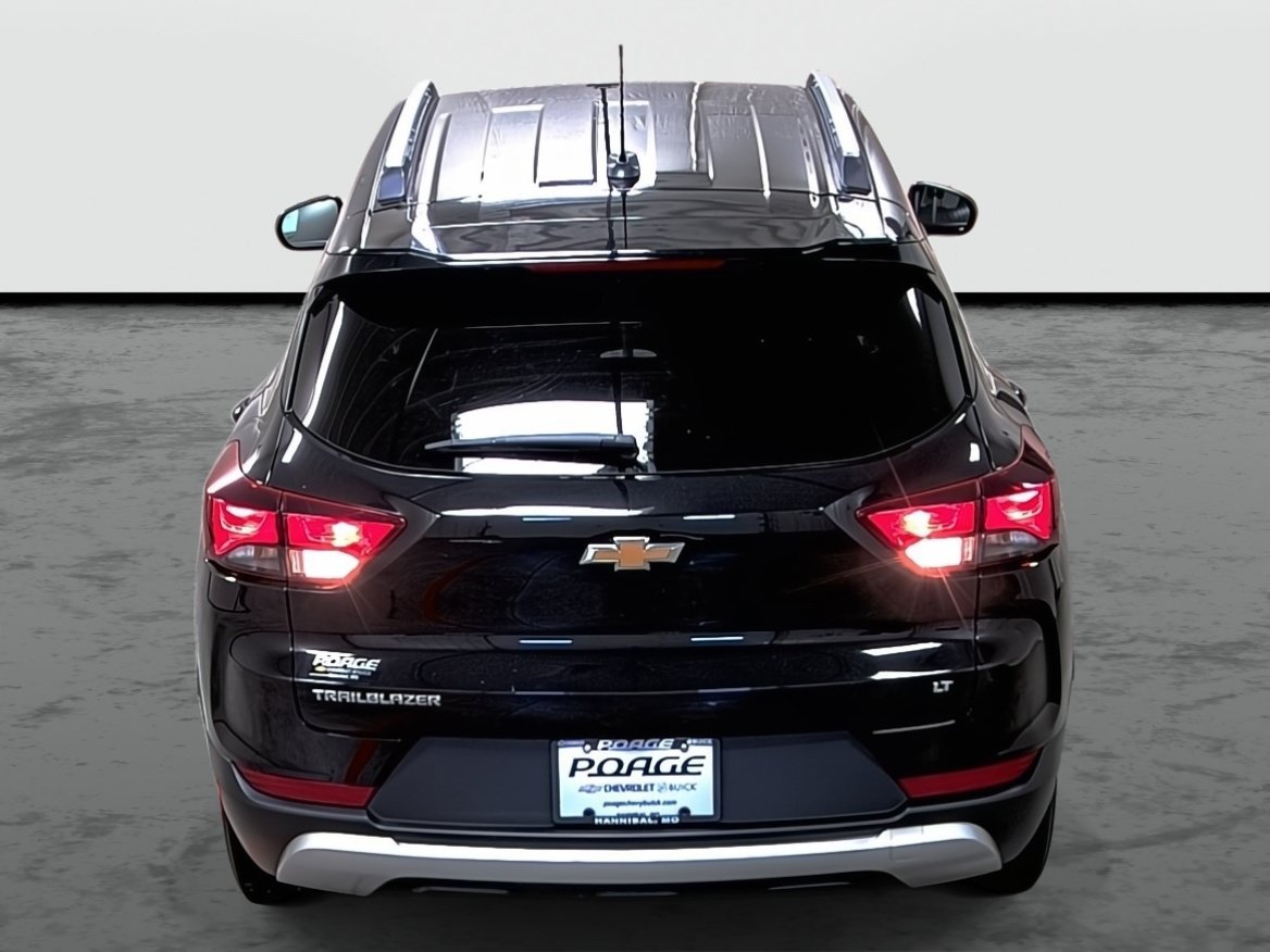 Used 2023 Chevrolet TrailBlazer LT FWD image 3