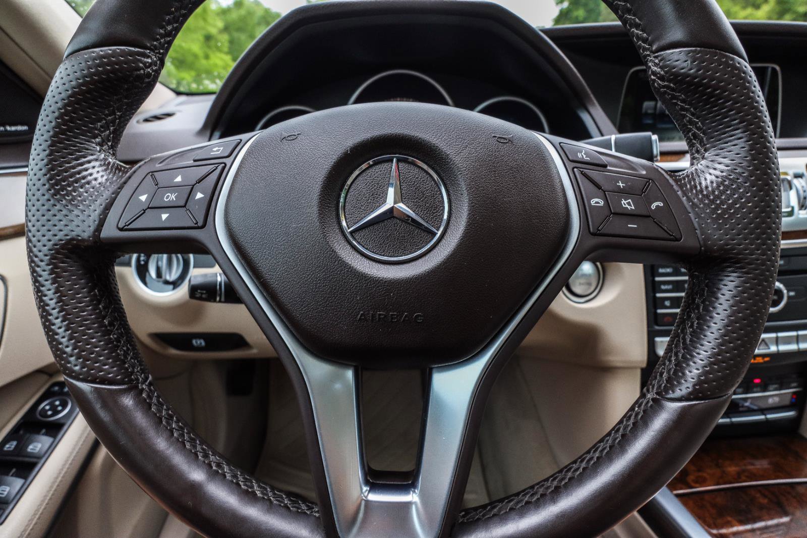 Used 2016 Mercedes-Benz E 350 4MATIC Sedan image 13