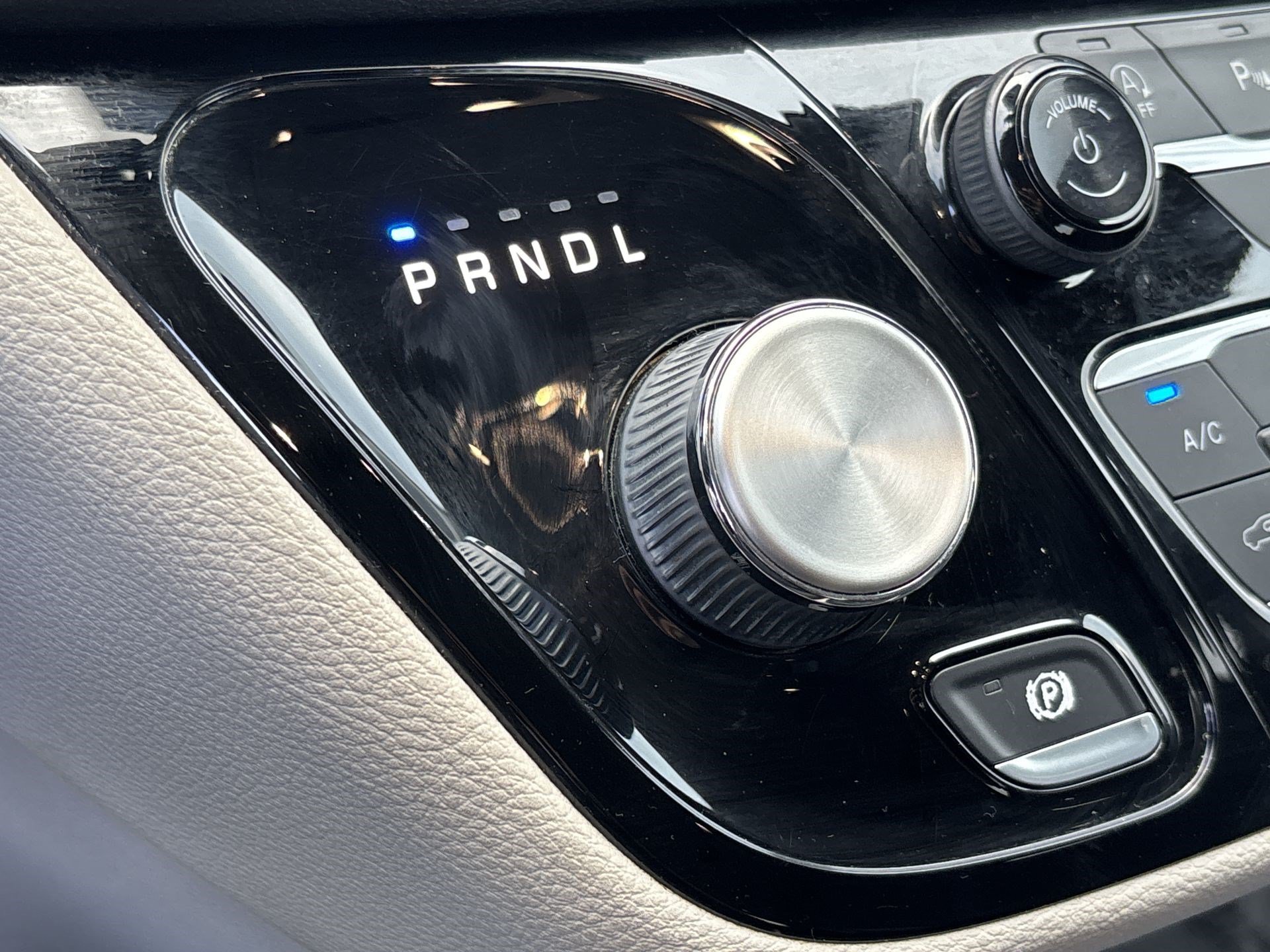 Used 2021 Chrysler Pacifica Touring FWD image 19