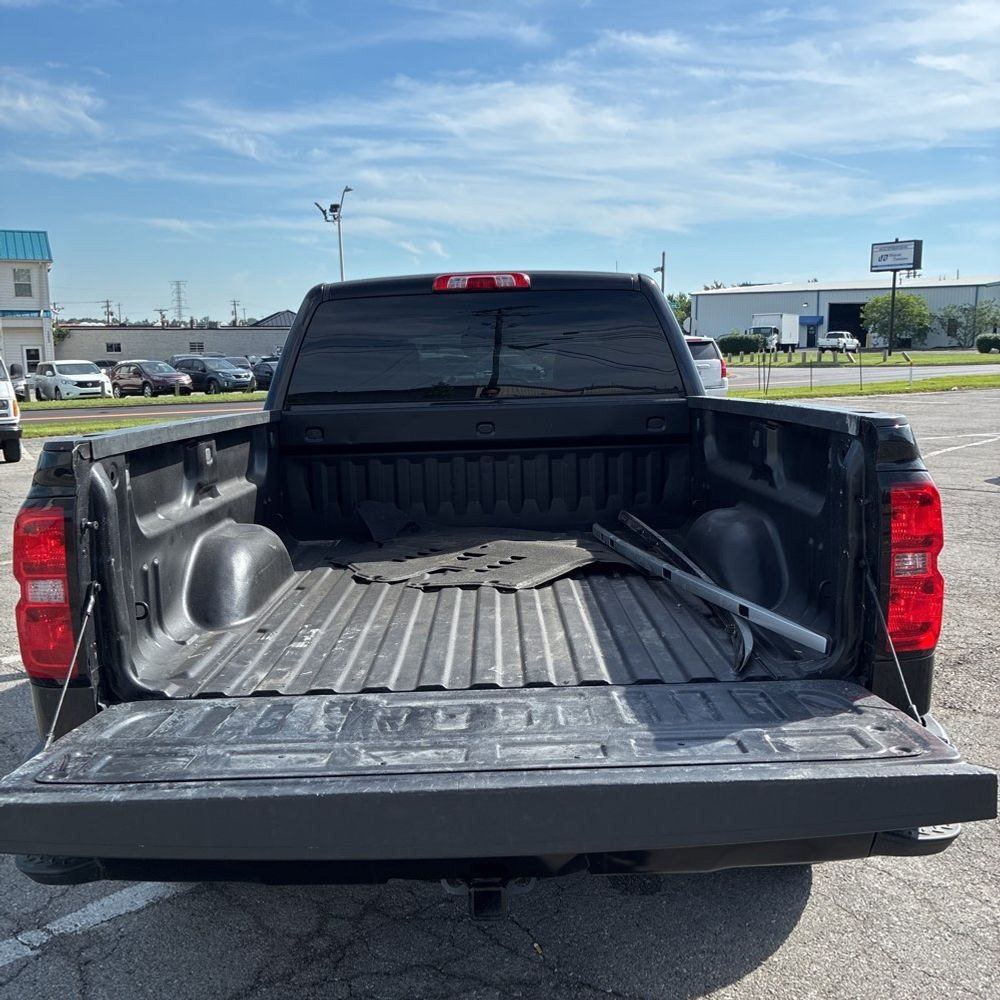 Used 2018 Chevrolet Silverado 1500 Custom w/ Custom Value Package AWD/4WD image 13