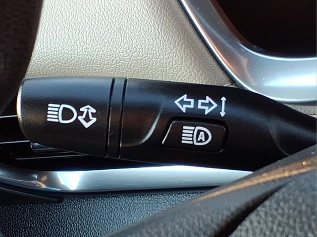 Used 2022 Chevrolet Traverse LS image 27