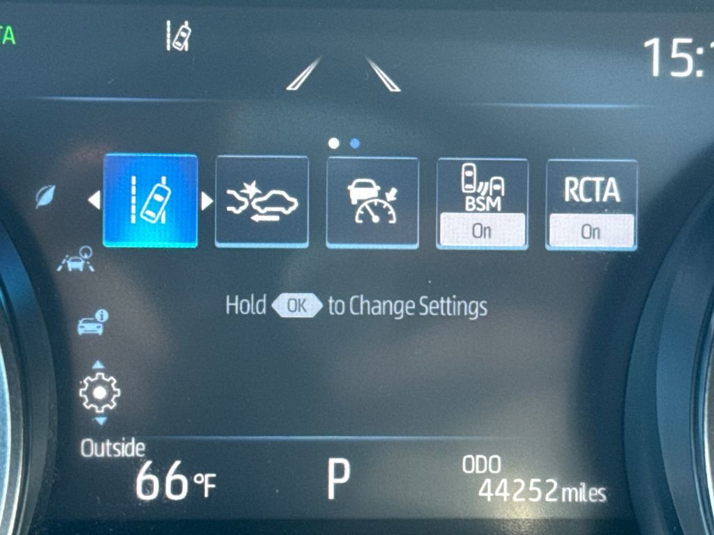 Used 2022 Toyota Camry SE w/ Cold Weather Package AWD/4WD image 17