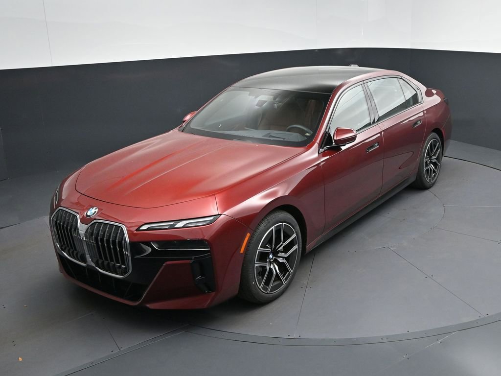 Certified 2025 BMW 740i image 30