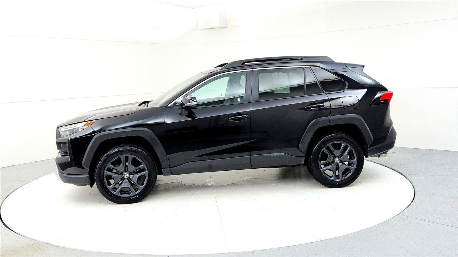 Used 2024 Toyota RAV4 Adventure image 3