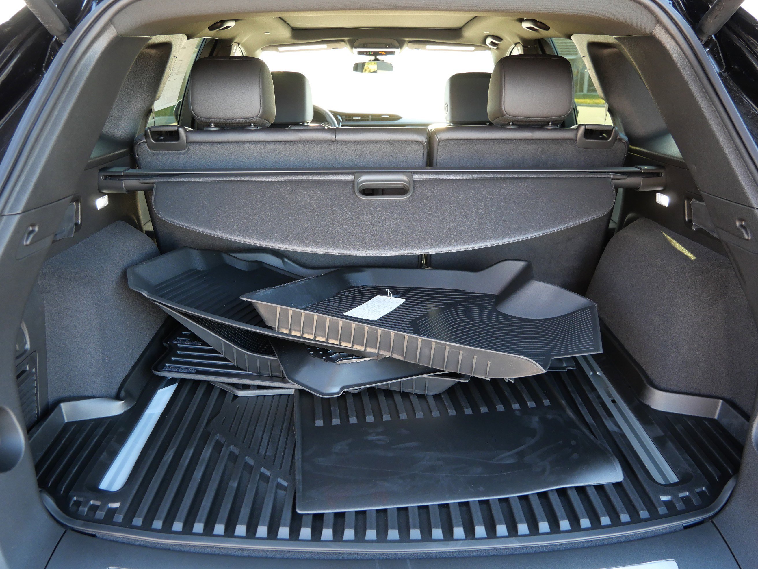 New 2025 Cadillac XT5 Premium Luxury w/ LPO, Floor Liner Package AWD/4WD image 16