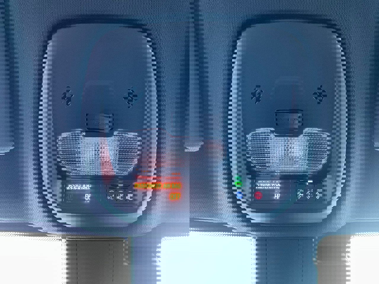 Used 2025 Buick Envista Sport Touring image 16