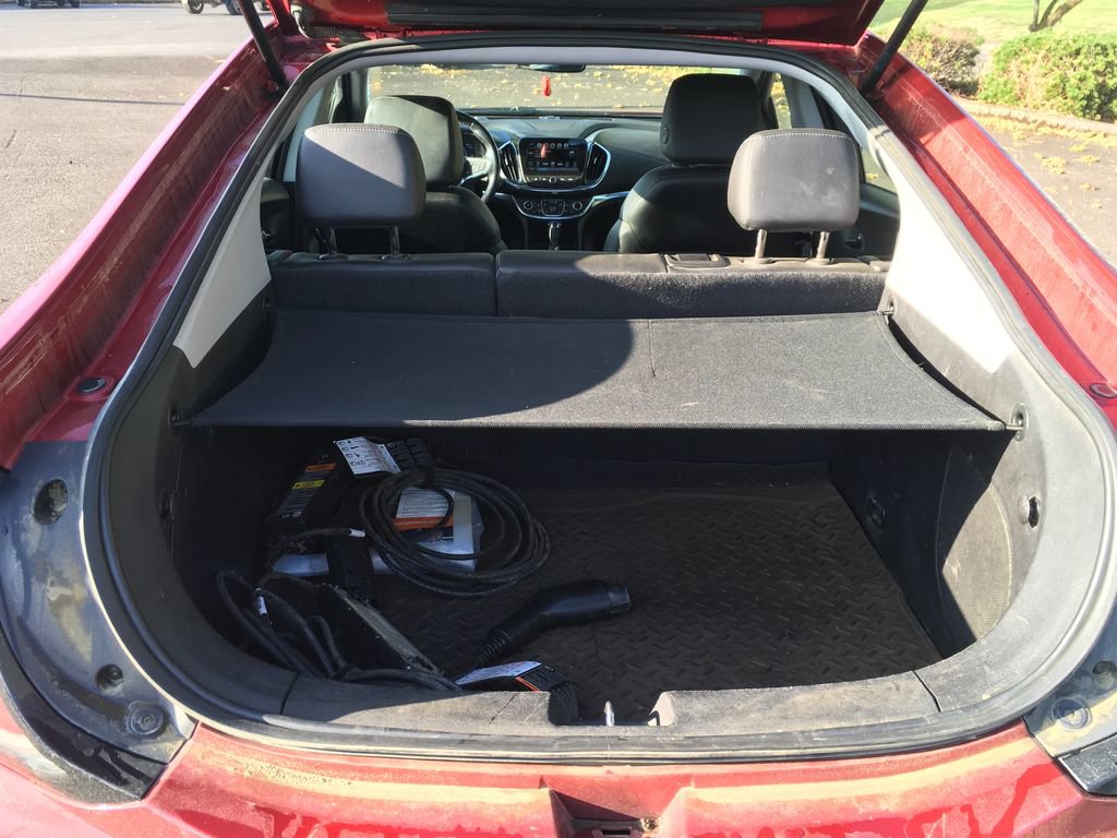 Used 2018 Chevrolet Volt Premier w/ Driver Confidence Package FWD image 6