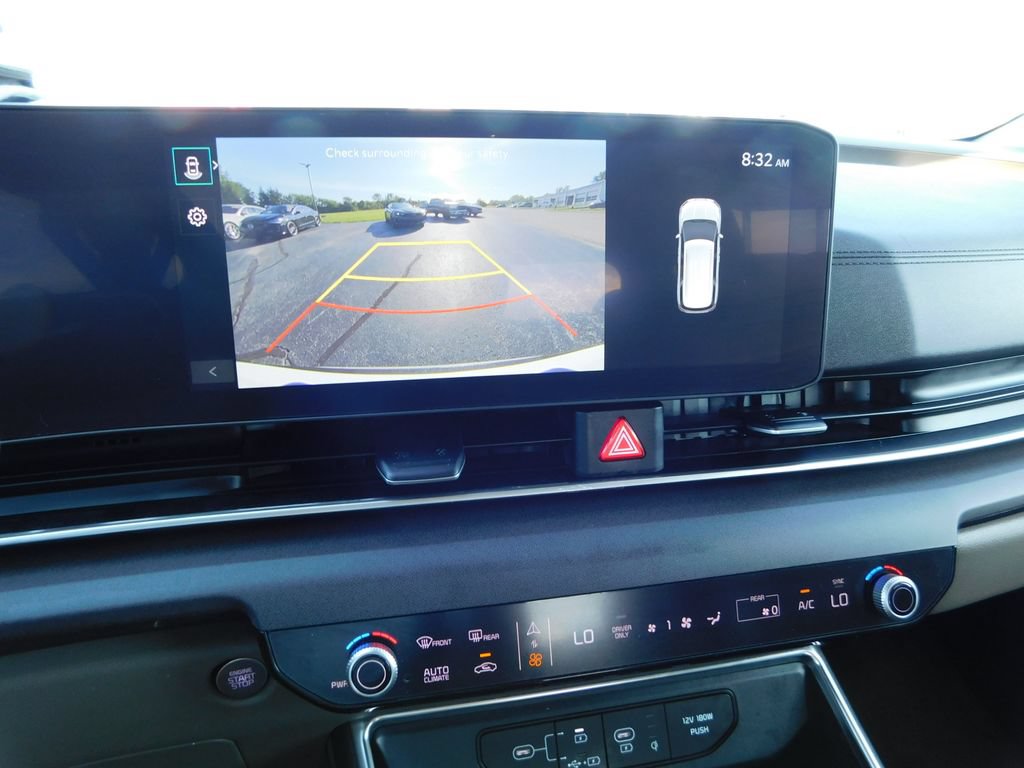Used 2025 Kia Carnival EX FWD image 45