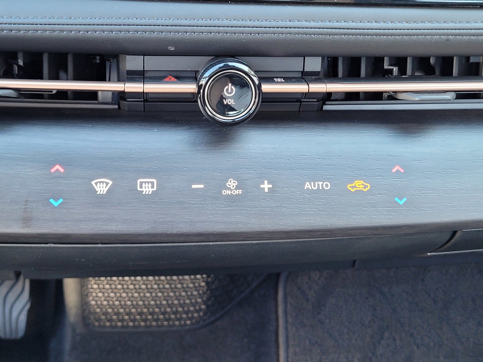 Certified 2024 Nissan Ariya FWD image 13