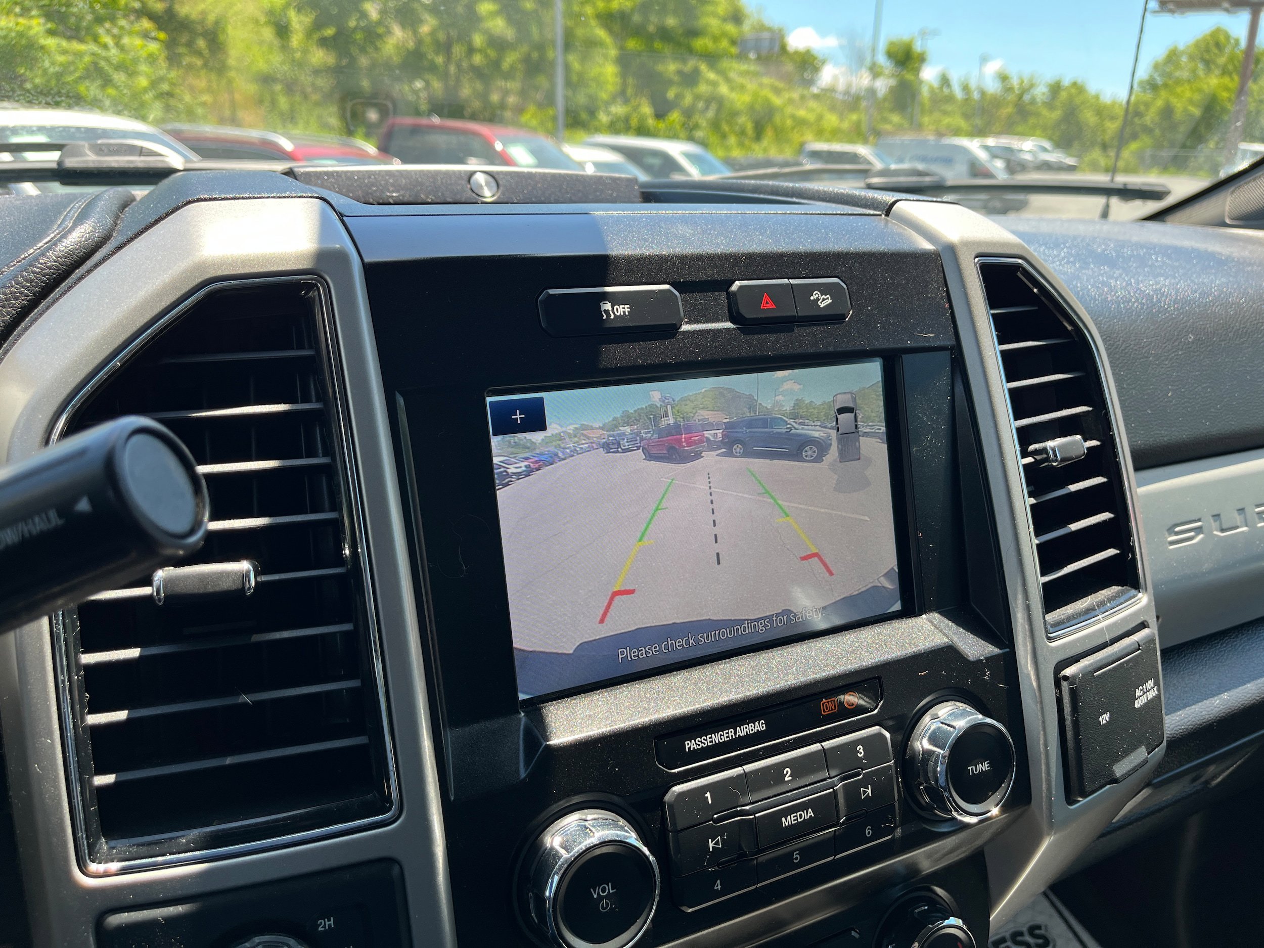 Used 2019 Ford F250 Lariat w/ Lariat Ultimate Package AWD/4WD image 18
