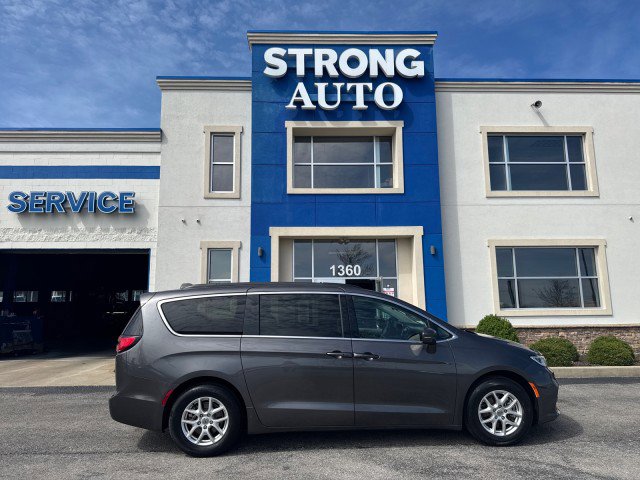 Used 2022 Chrysler Pacifica Touring-L image 18