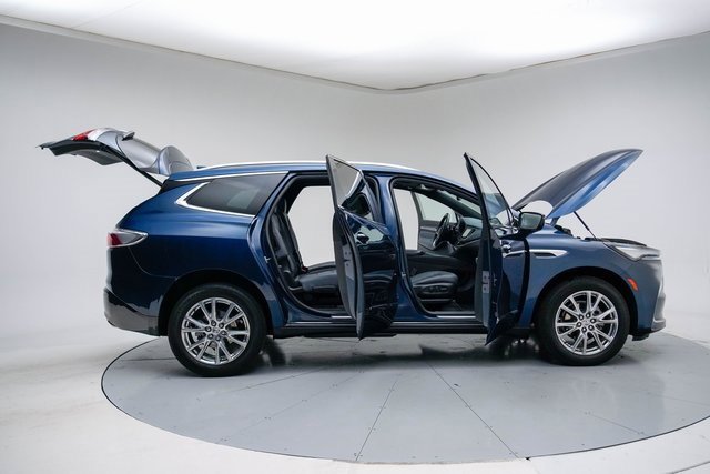 Used 2023 Buick Enclave Essence w/ Experience Buick Package image 19
