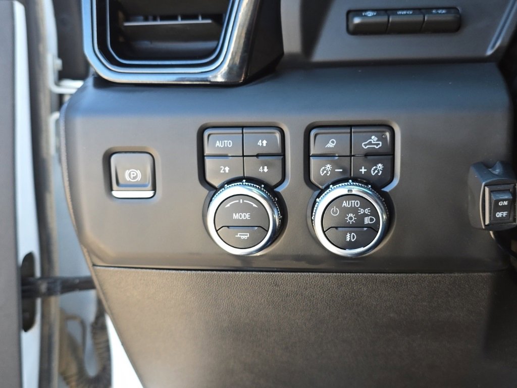 Used 2024 GMC Sierra 2500 AT4 w/ Technology Package image 24