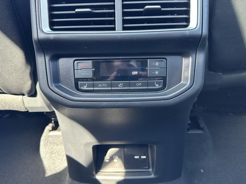 New 2025 Volkswagen Atlas SEL image 8