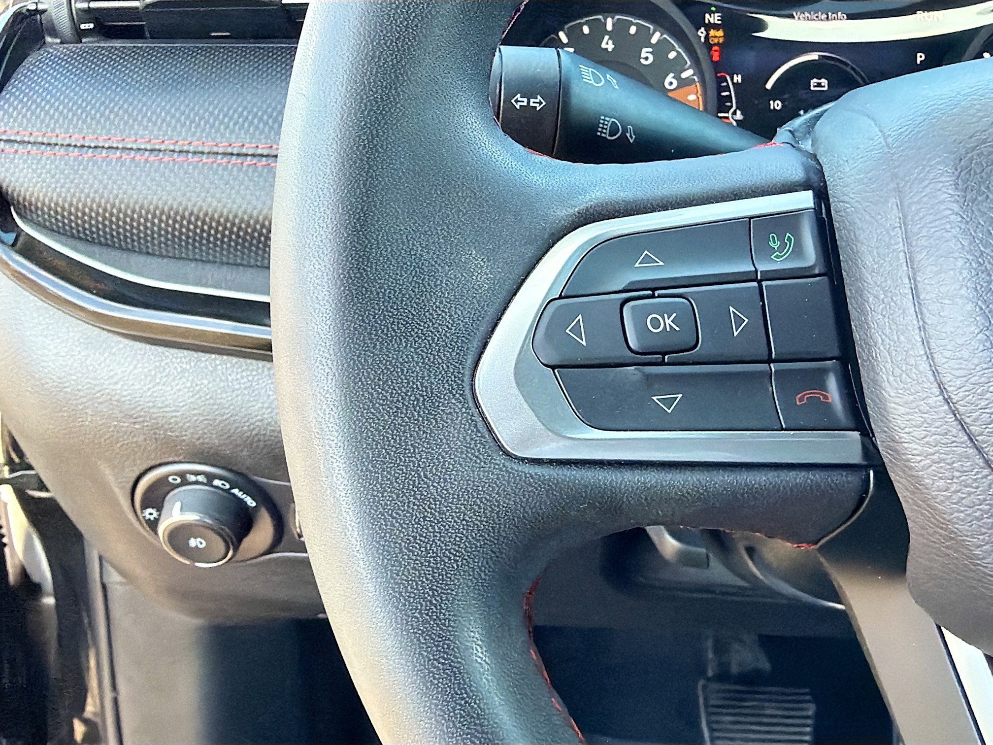 Used 2023 Jeep Compass Trailhawk image 35