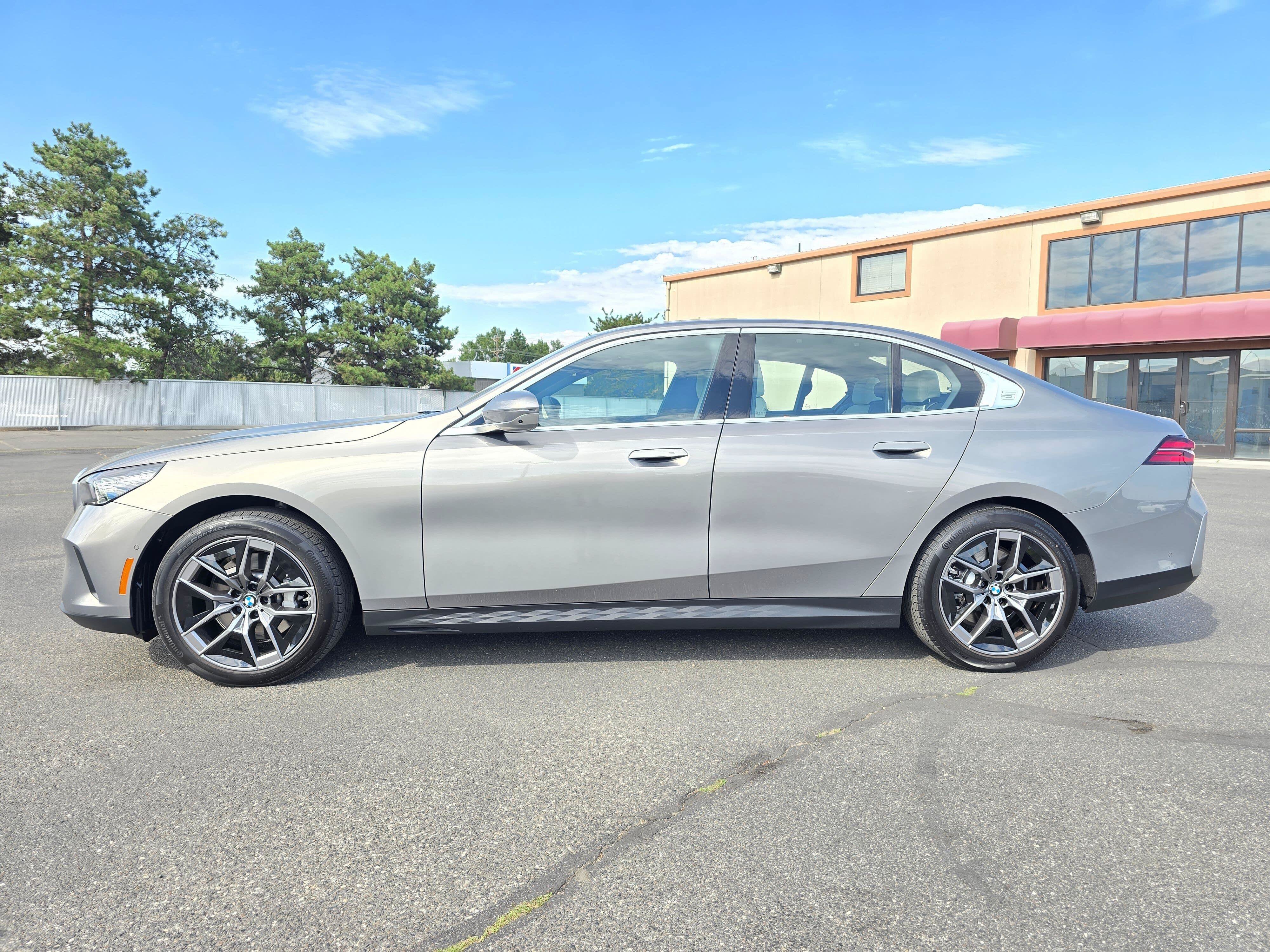 Certified 2026 BMW 530i xDrive w/ Premium Package AWD/4WD image 3
