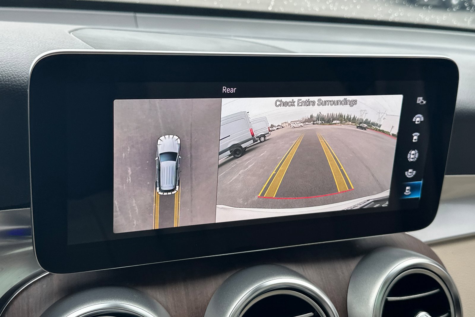 Used 2022 Mercedes-Benz GLC 300 4MATIC w/ Premium Package Lite image 19