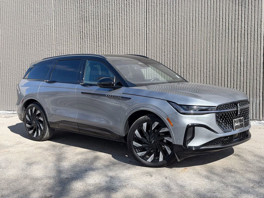 Used 2024 Lincoln Nautilus Reserve w/ Jet Appearance Package (87T) image 9