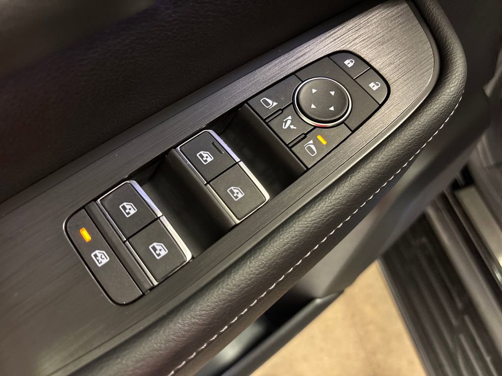 Used 2025 Nissan Armada Platinum Reserve AWD/4WD image 22