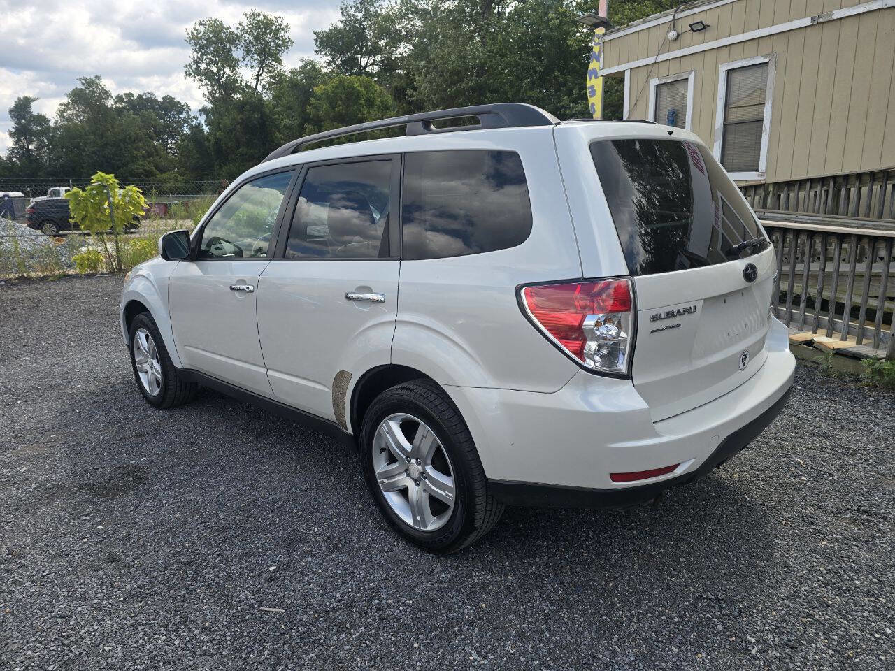 Used 2010 Subaru Forester 2.5X Premium image 17
