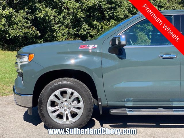Used 2025 Chevrolet Silverado 1500 LTZ AWD/4WD image 10