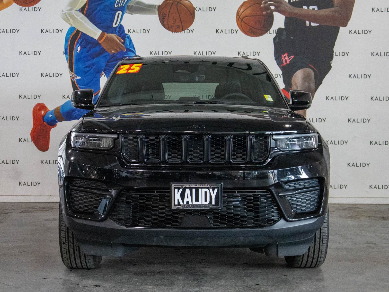 Used 2025 Jeep Grand Cherokee Altitude AWD/4WD image 19
