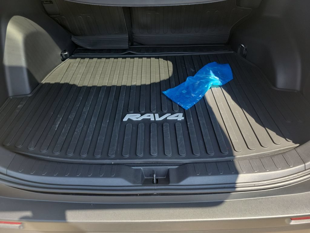 Certified 2025 Toyota RAV4 LE FWD image 29