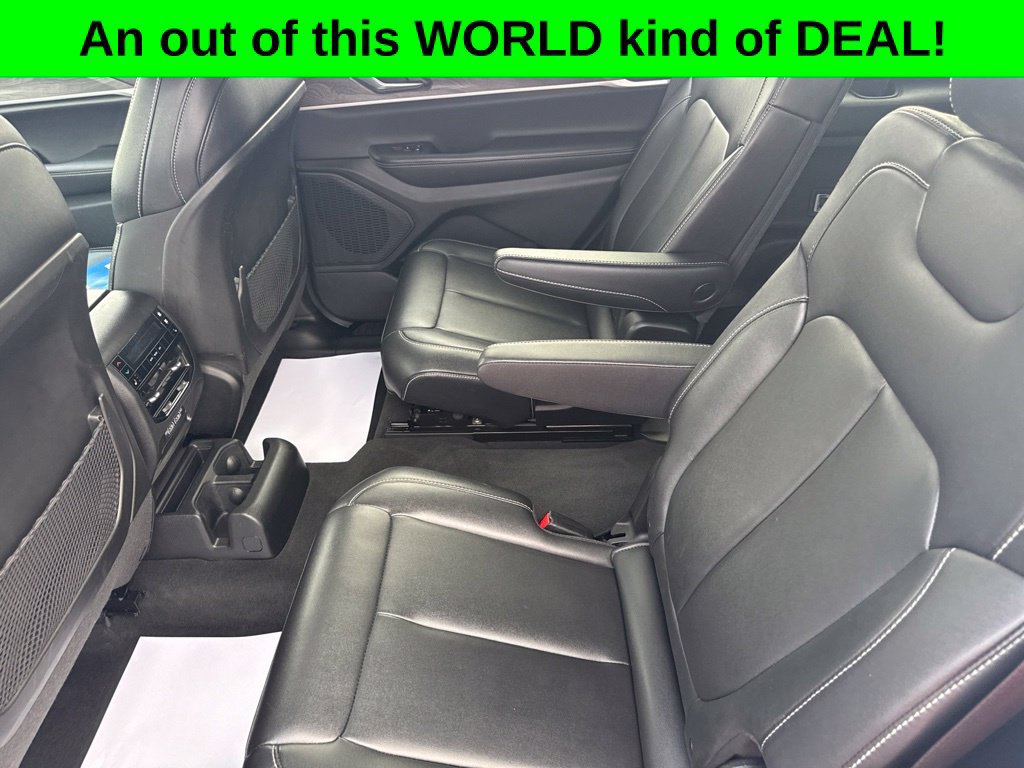 Used 2023 Jeep Grand Cherokee L Limited AWD/4WD image 32