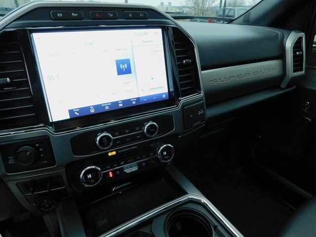 Used 2022 Ford F250 Platinum image 32