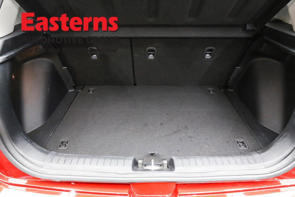 Used 2022 Hyundai Venue Limited image 9