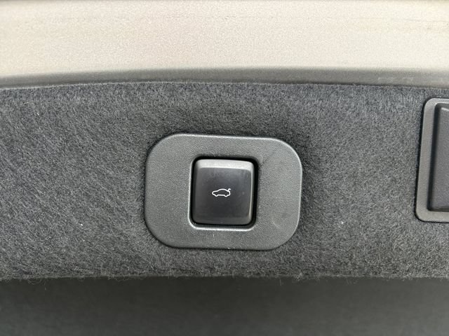 Used 2017 Lincoln Continental Reserve w/ Technology Package AWD/4WD image 15