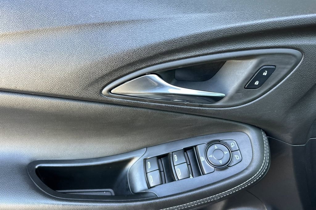 Used 2024 Buick Encore GX Preferred FWD image 11