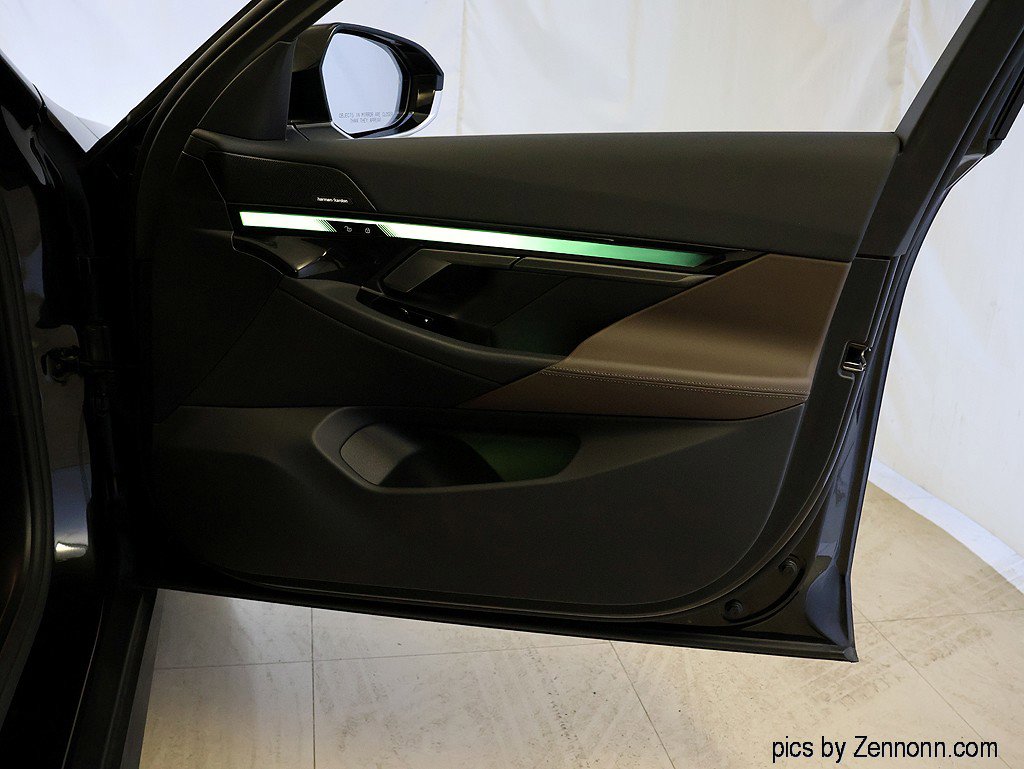 Certified 2026 BMW 540i xDrive image 36