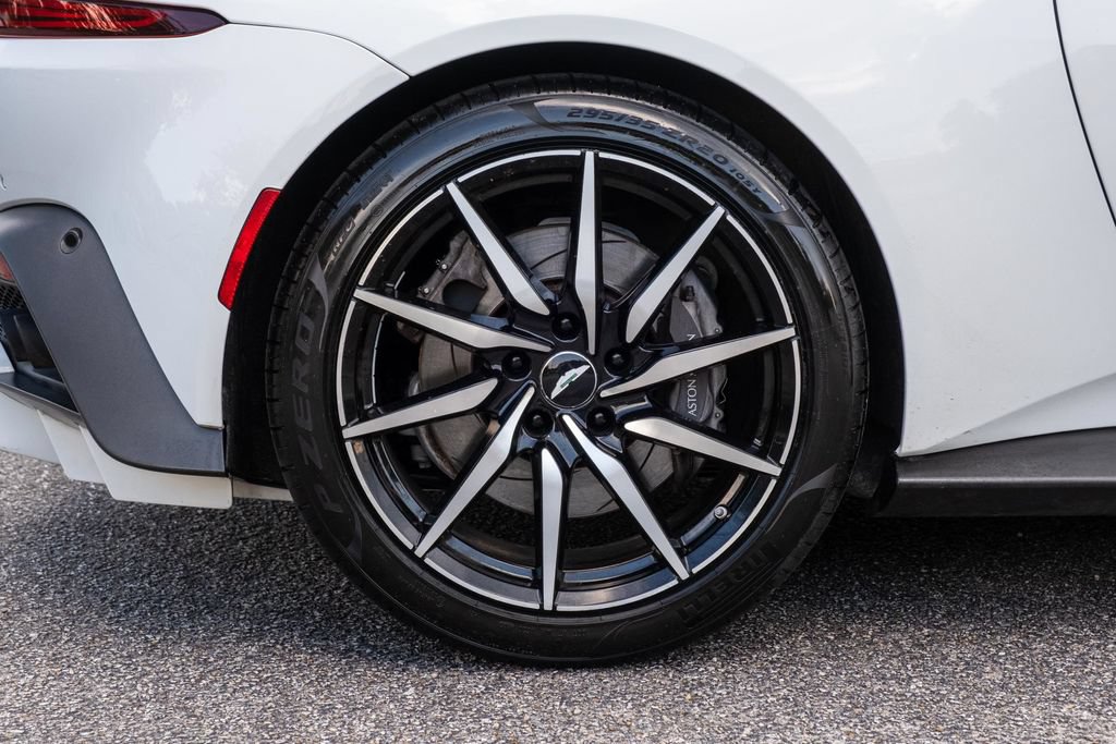 Used 2019 Aston Martin V8 Vantage Coupe RWD image 11